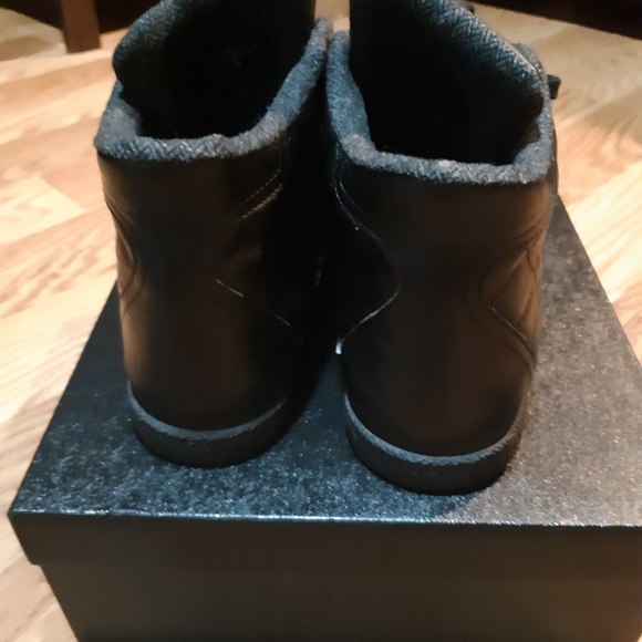 Chanel Sneakers - Picture 7 of 8